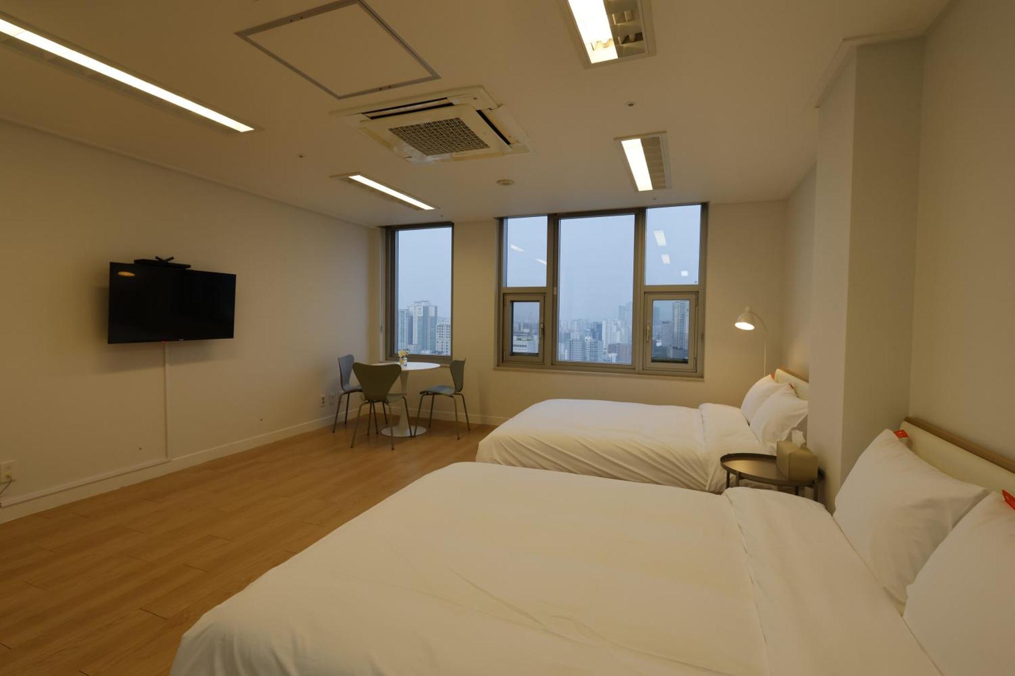 "Grand Opened" Maxtyle Guesthouse Dongdaemun Сеул Номер фото