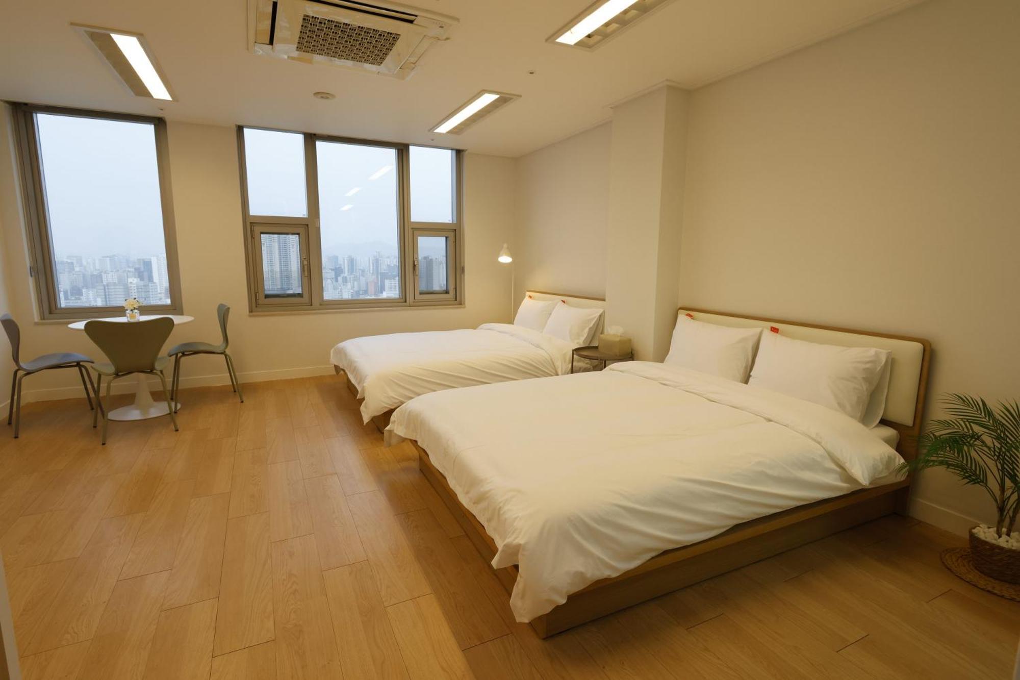 "Grand Opened" Maxtyle Guesthouse Dongdaemun Сеул Номер фото