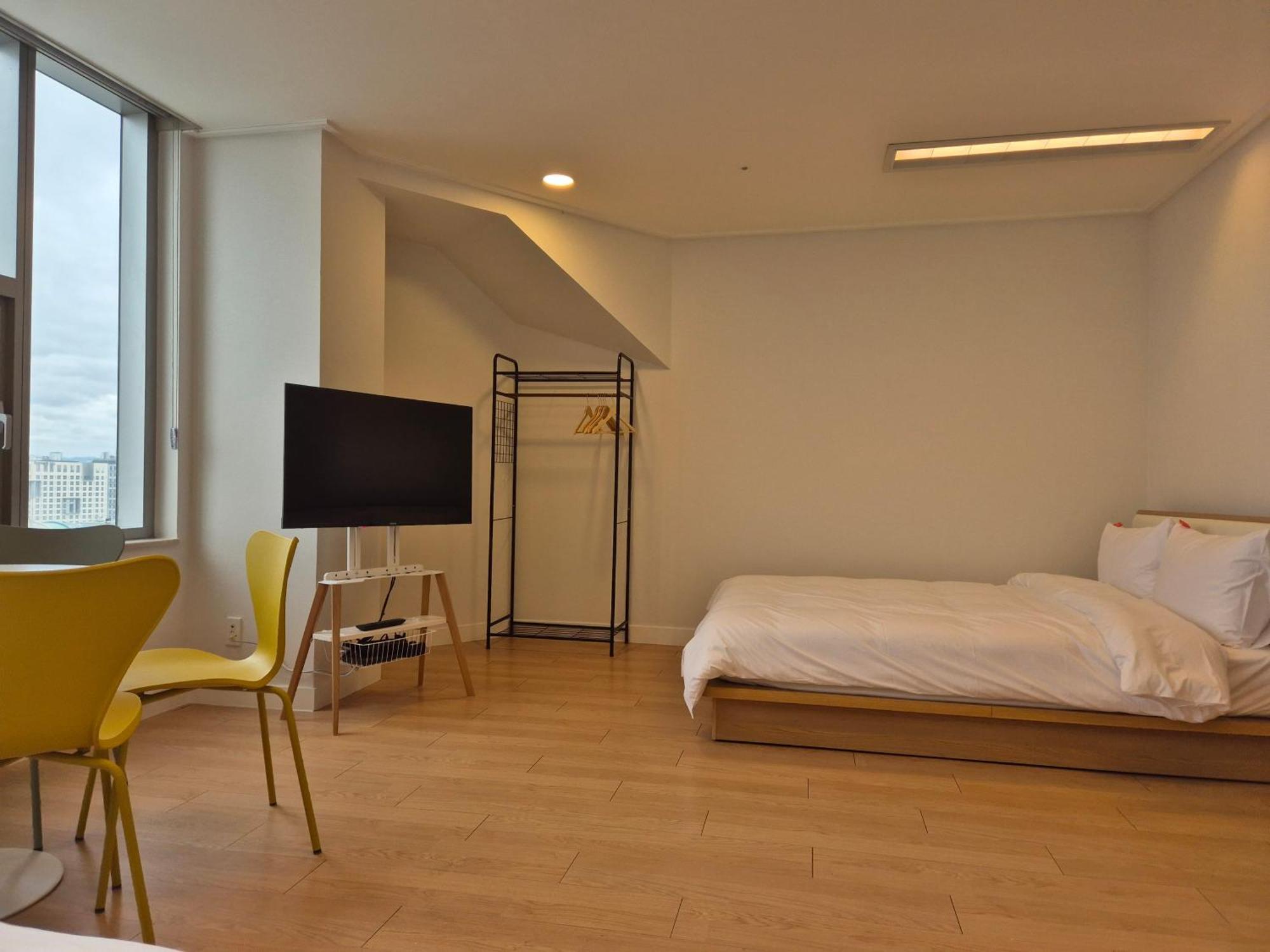 "Grand Opened" Maxtyle Guesthouse Dongdaemun Сеул Номер фото